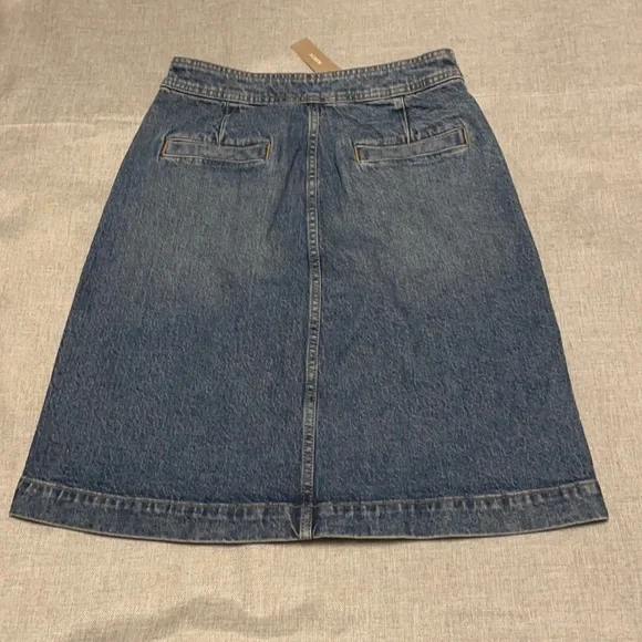 JCrew Jean Skirt with front patch pockets. Size 6. NWT. - Picture 6 of 10